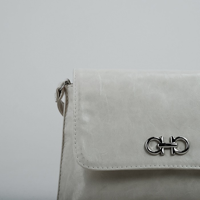 Сумка женская на молнии, 1 отдел, 1 наружный карман, регулируемый ремень, белая