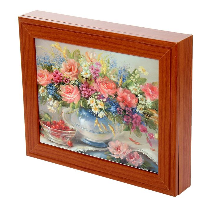 Ключница "Цветы в вазе" орех