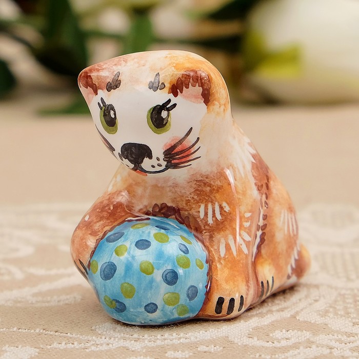 Сувенир «Кот с мячиком», 6×3×5 см, ярославская майолика