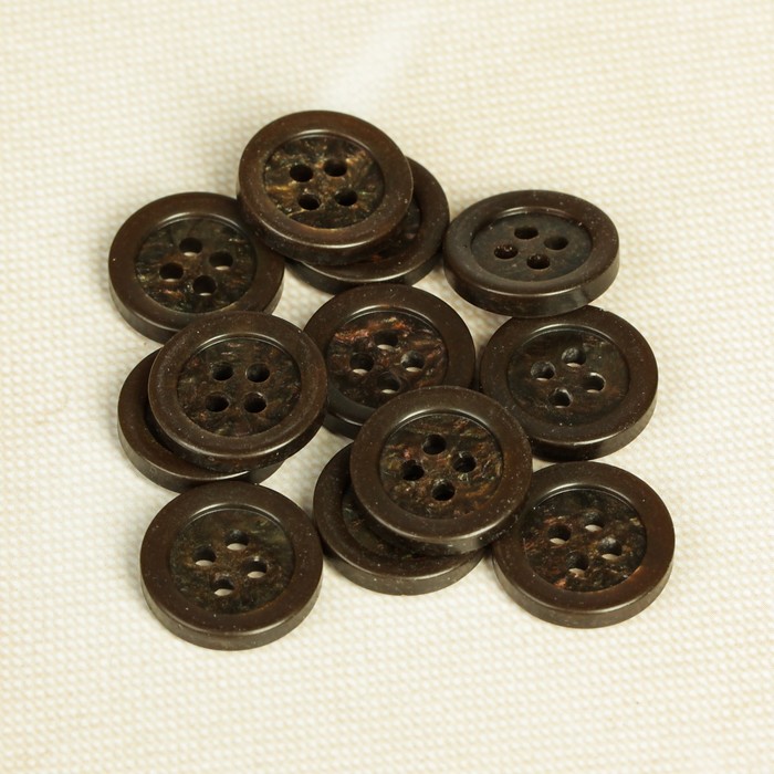 Пуговица, 4 прокола, 15мм, цвет тёмно-коричневый