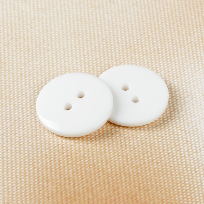 Пуговица, 2 прокола, 20,5мм, цвет белый