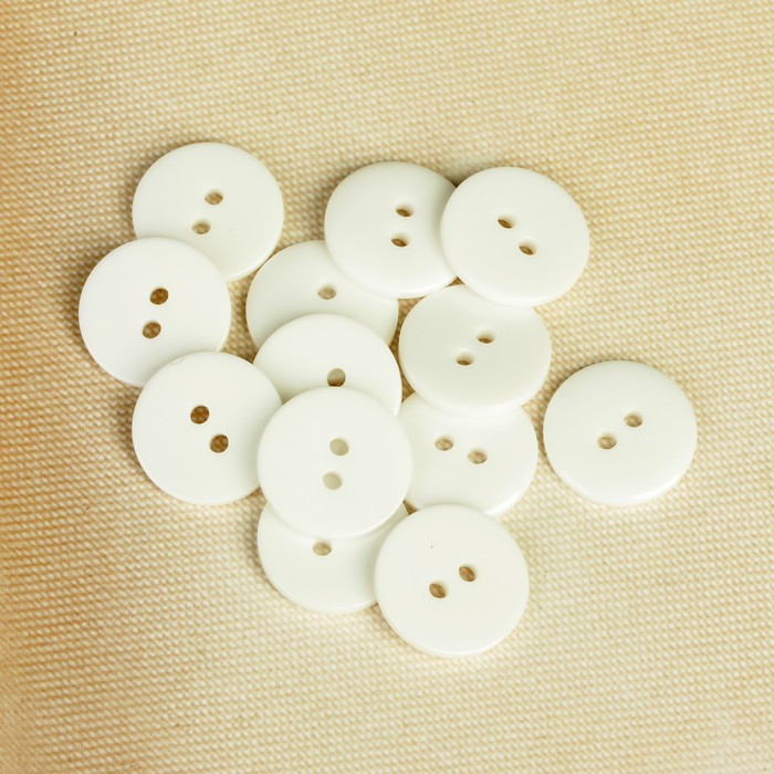 Пуговица, 2 прокола, 18мм, цвет белый