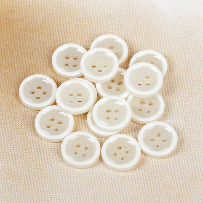 Пуговица, 4 прокола, 15мм, цвет белый