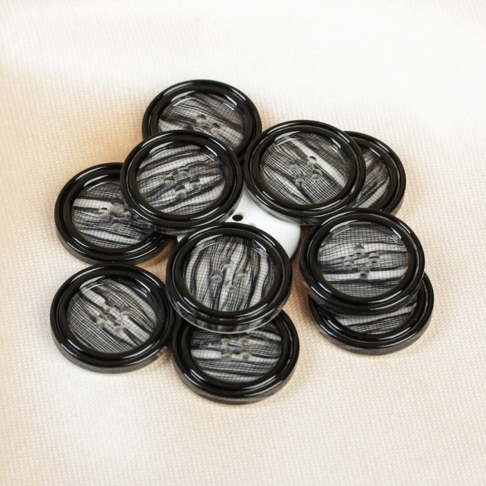 Пуговица, 4 прокола, 28мм, цвет чёрный