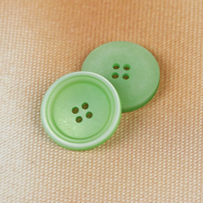 Пуговица, 4 прокола, 20,5мм, цвет светло-зелёный