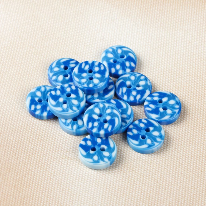 Пуговица, 2 прокола, 15мм, цвет сине-белый