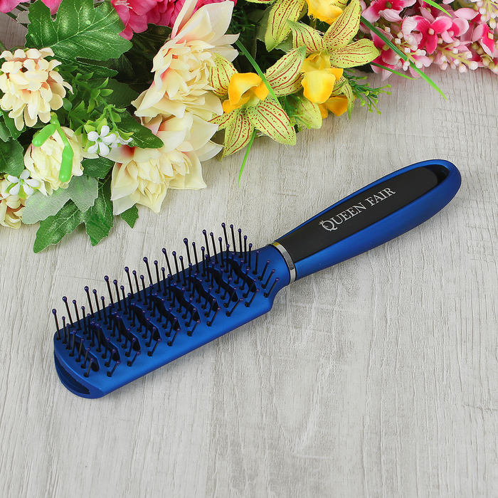 Расчёска массажная с прорезиненной ручкой, вентилируемая, прямоугольная, цвет синий