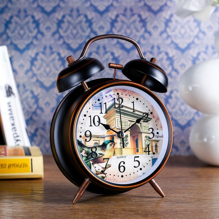 Будильник d=11,5см, черный с потертостями, на циферблате Цветы и Эйфелева башня