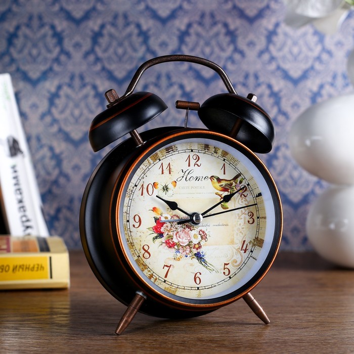 Будильник d=11,5см, черный с потертостями, на циферблате Цветы и Эйфелева башня