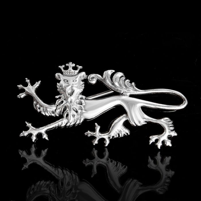 Брошь "Пассант", цвет чернёное серебро