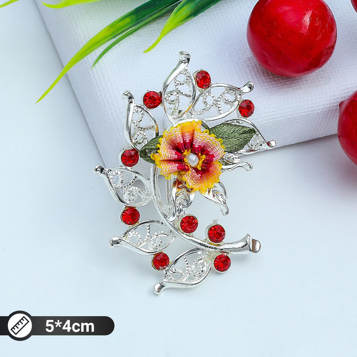 Брошь "Шиповник", цвет красный в серебре