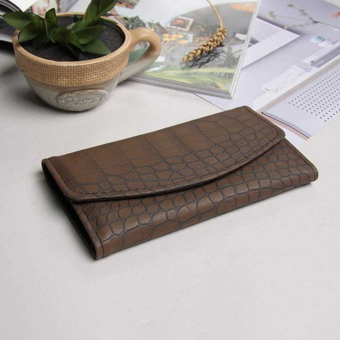 Кошелёк женский на клапане "Хищница", 3 отдела, цвет хаки