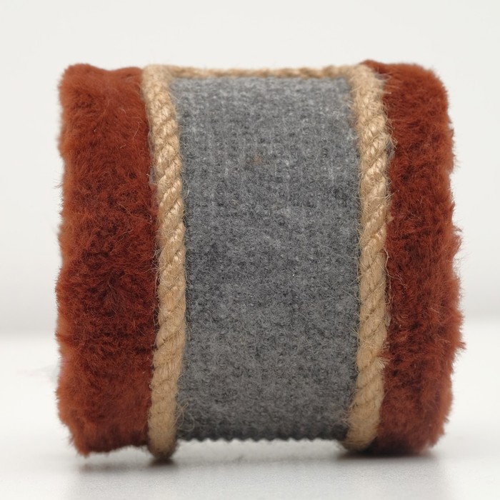 Игрушка-когтеточка с мышкой, джут и ковролин, 10 х 10 см микс цветов