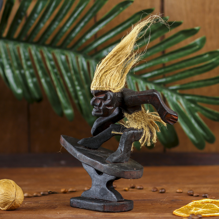 Сувенир "Абориген-серфингист"