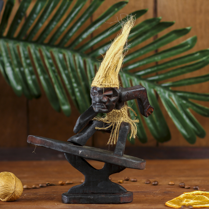 Сувенир "Абориген-серфингист"