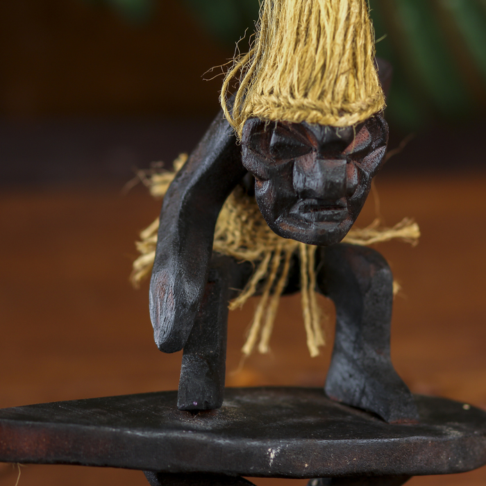 Сувенир "Абориген-серфингист"