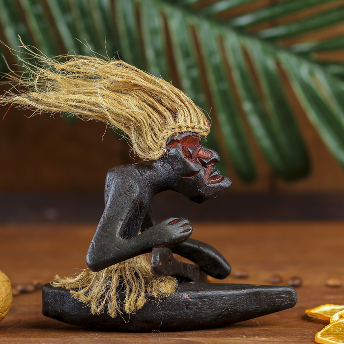 Сувенир "Абориген на байдарке"