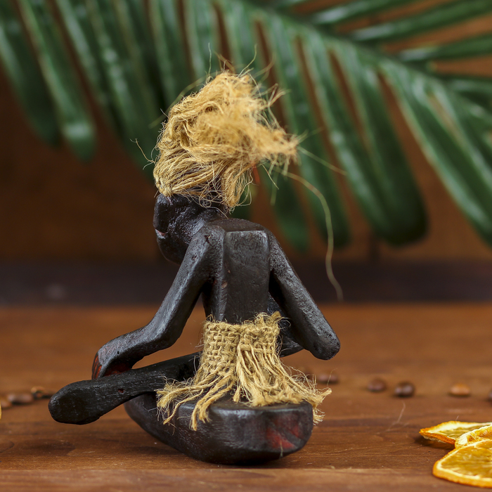 Сувенир "Абориген на байдарке"