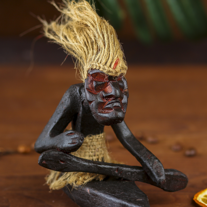 Сувенир "Абориген на байдарке"