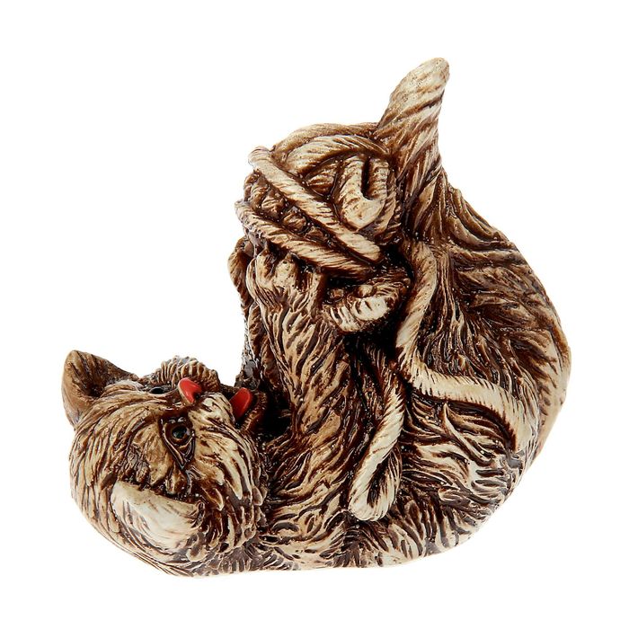 Сувенир "Кошка с клубком"