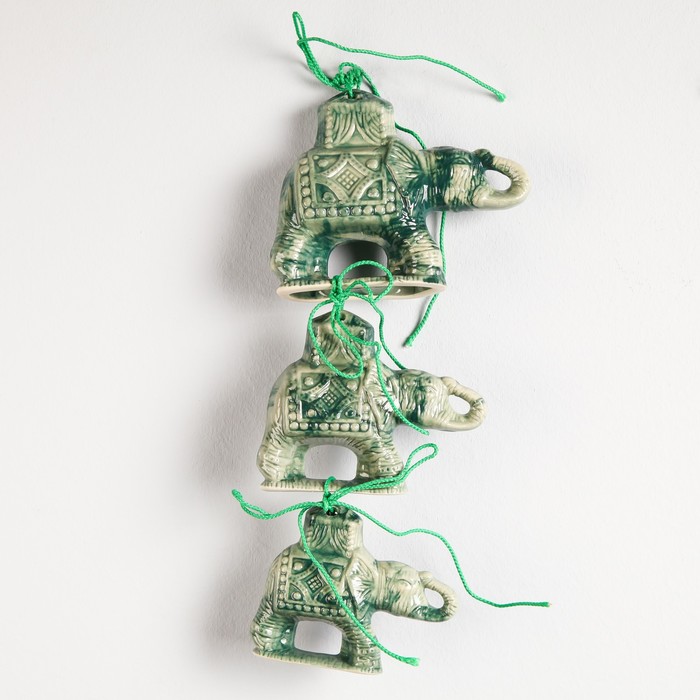Оберег "Слоны" 3 предмета, зелёный