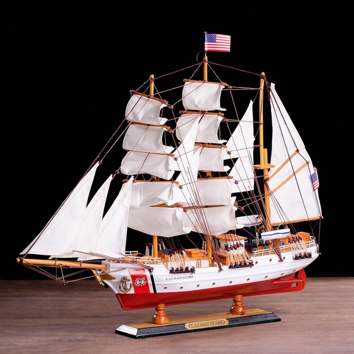 Корабль сувенирный «Проводник», 3 мачты, белый борт, чёрная подставка, белые паруса