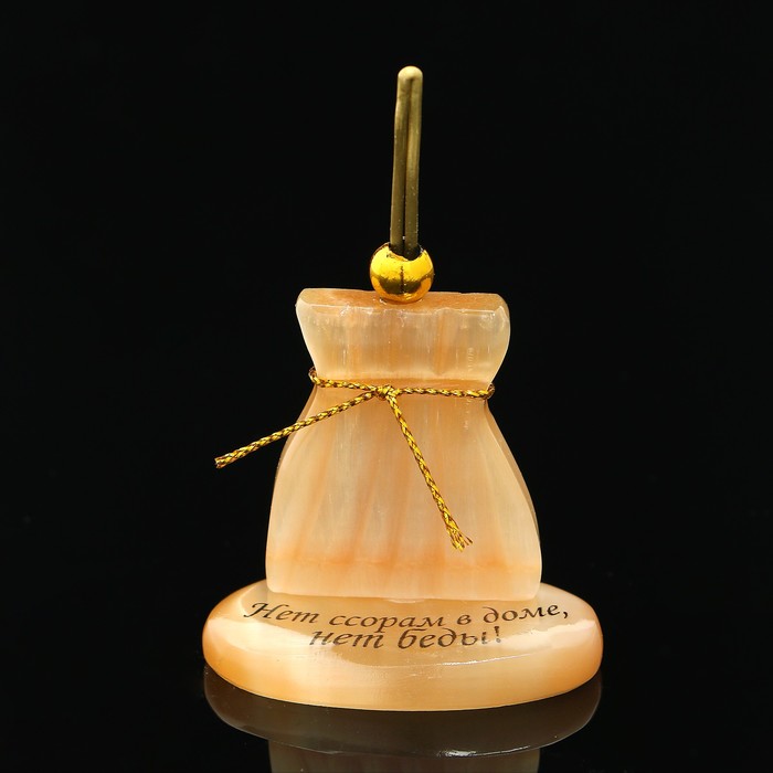 Оберег «Метла», нет ссорам в доме, нет беды!, на подставке, селенит