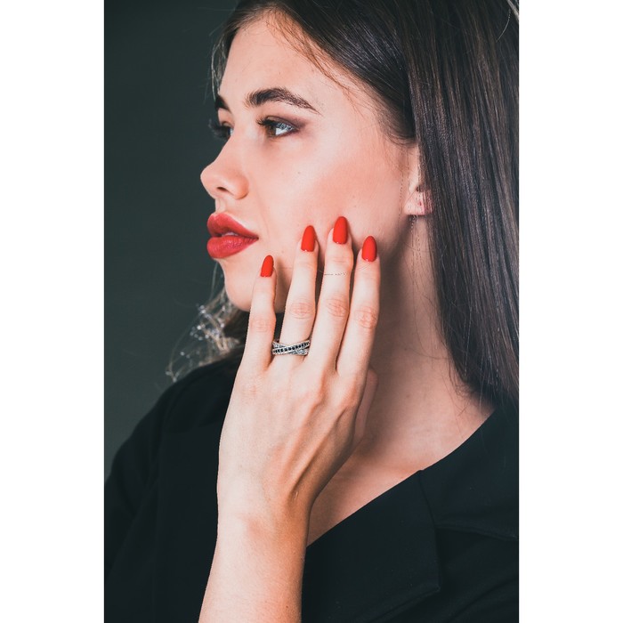 Кольцо "Гамбит", размер 20, цвет черно-белый в серебре