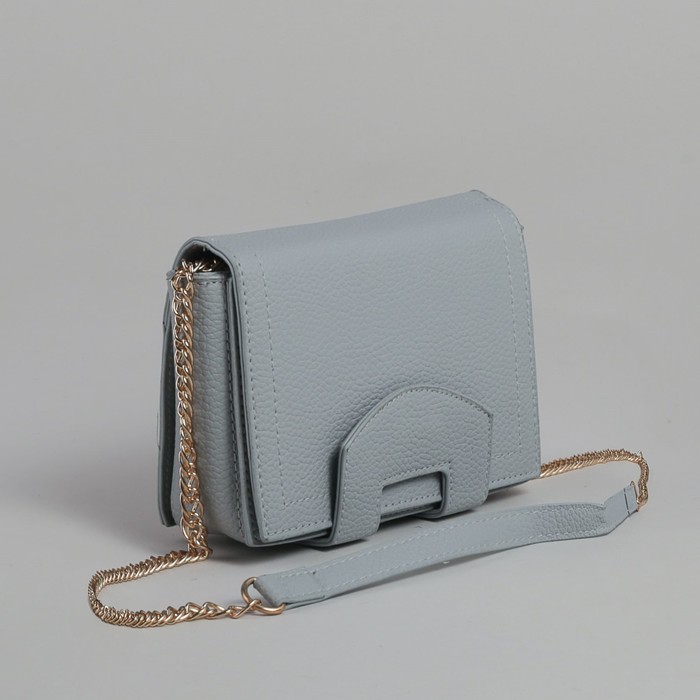 Сумка женская на клапане, 3 отдела, длинная цепочка, серый