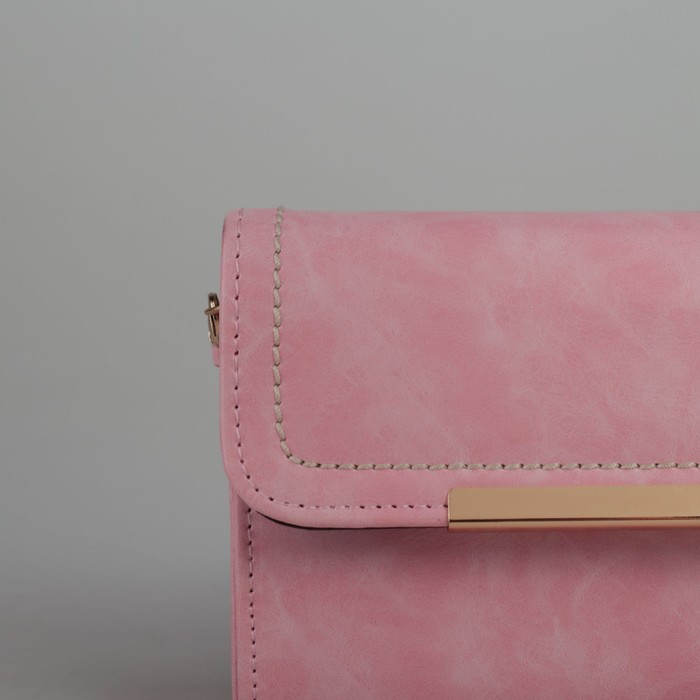 Сумка женская на клапане, 1 отдел с перегородкой, длинный ремень, розовый