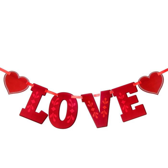 Фотобутафория на ленте "LOVE" (цвет красный)