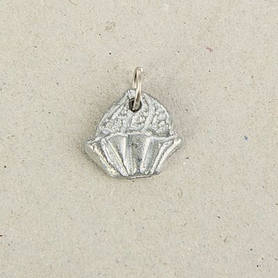 Кулон-амулет "Капкейк"