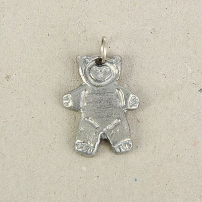 Кулон-амулет "Кот в костюме медведя"