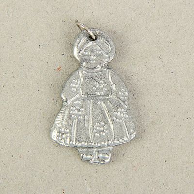 Кулон-амулет "Старинная кукла"
