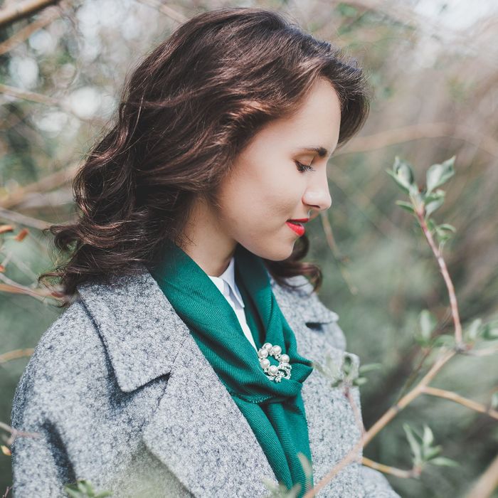 Зажим для платка "Жемчужный бант", цвет белый в серебре