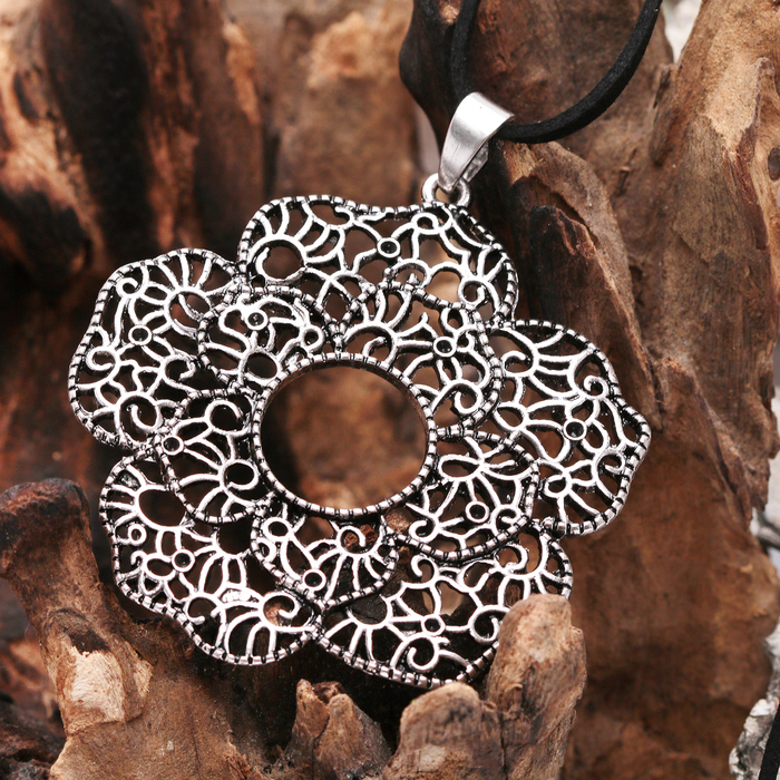 Кулон "Цветок" ажур, цвет чернёное серебро, 80см