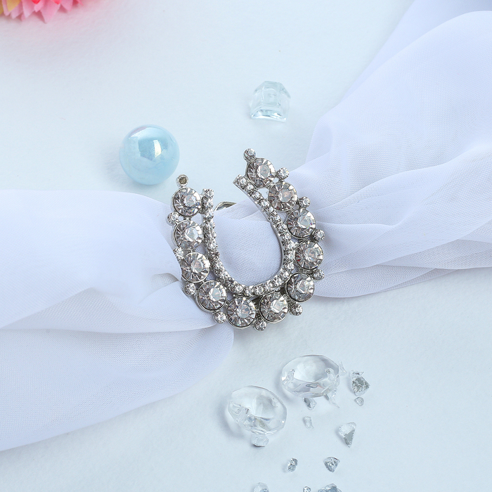 Зажим для платка "Подкова", цвет белый в золоте