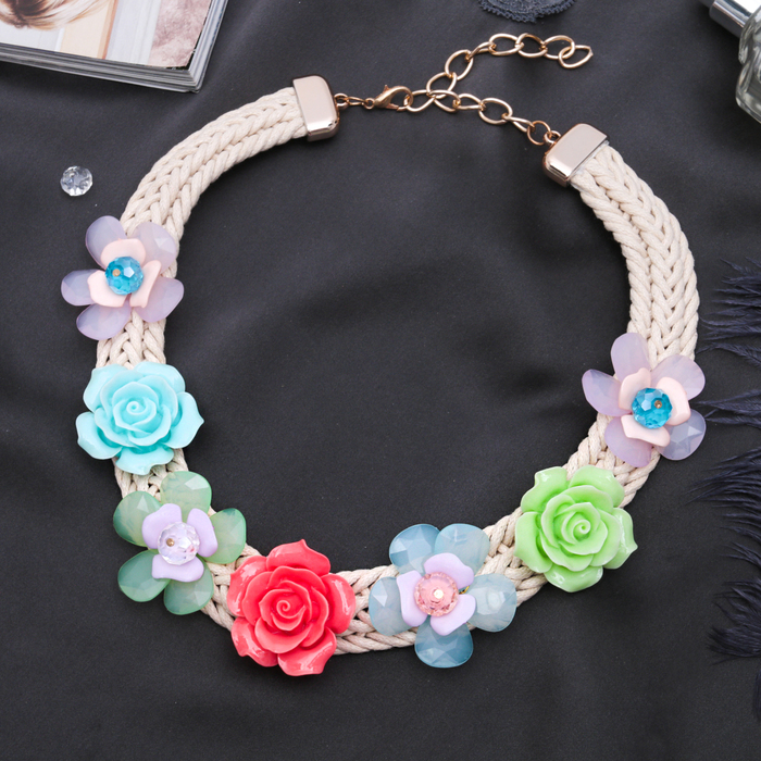 Колье "Цветение", цветное