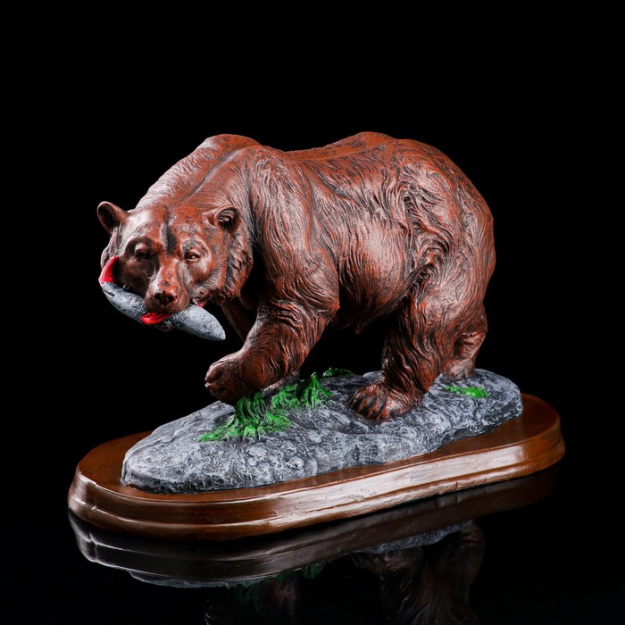 Сувенир "Медведь с рыбой"