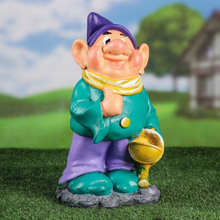 Садовая фигура "Гном с лейкой", маленький, 31 см, микс
