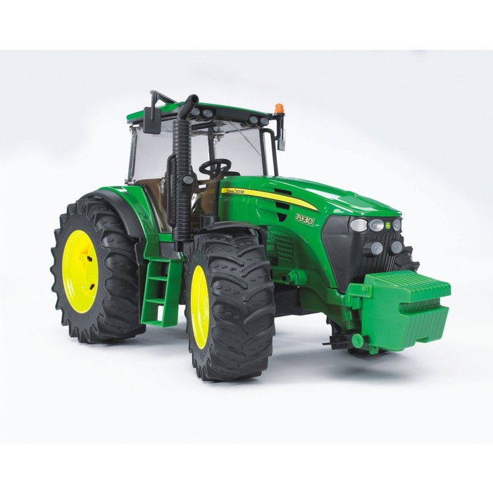 Трактор John Deere 7930