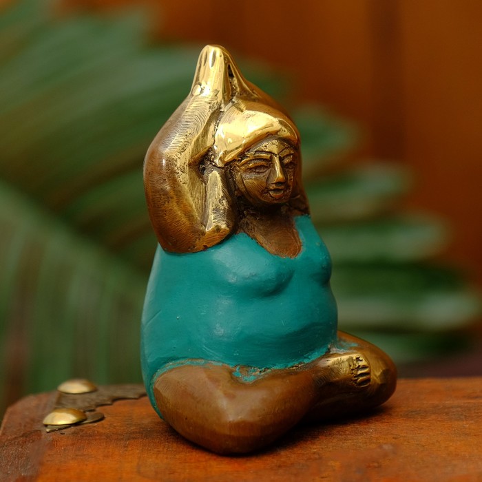 Сувенир "Толстушка руки вверх"