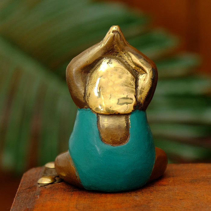 Сувенир "Толстушка руки вверх"