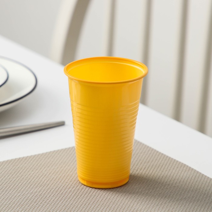 Набор "Светофор", посуда желтого, красного и зеленого цвета: 3 тарелки d=22 см цветные, 3 тарелки d=17 см