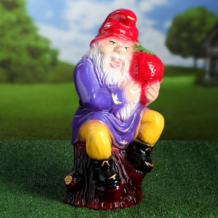 Садовая фигура "Гном клубничка", микс, 41 см