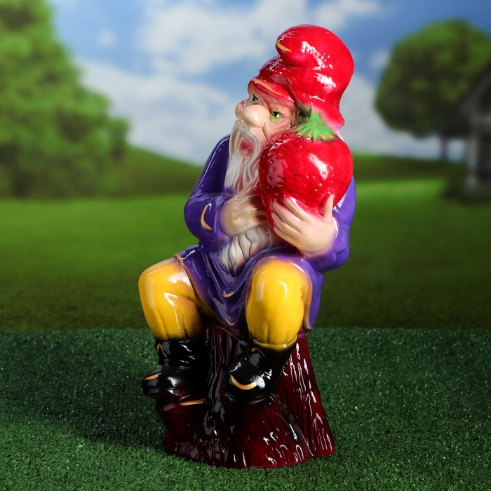 Садовая фигура "Гном клубничка", микс, 41 см