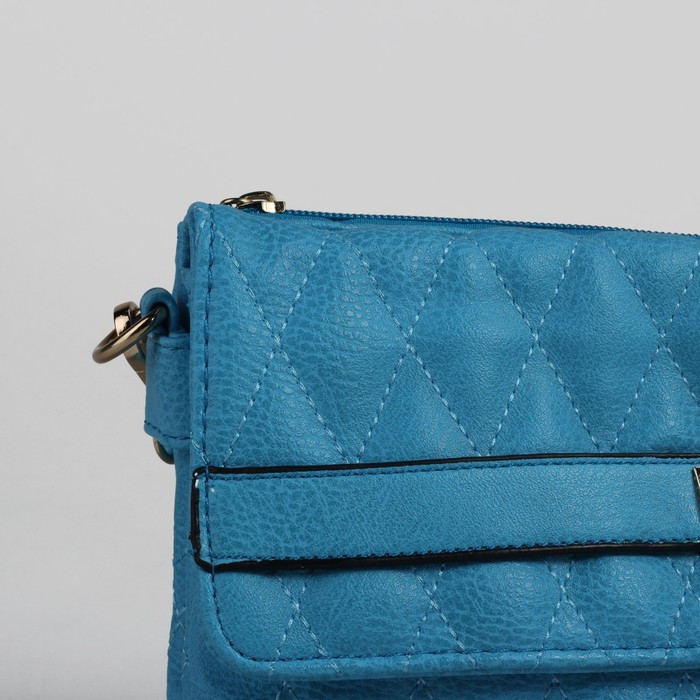 Сумка женская на клапане, 3 отдела, регулируемый ремень, голубая