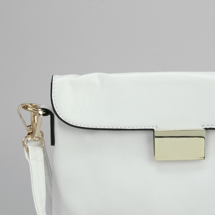 Клатч женский на молнии, 1 отдел с перегородкой, 1 наружный карман, длинный ремень, белый