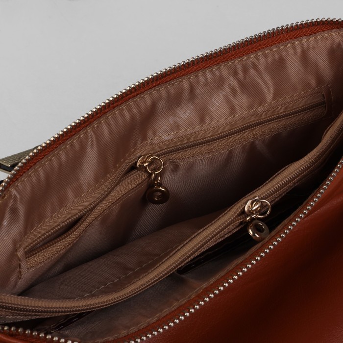 Клатч женский на молнии, 1 отдел с перегородкой, 1 наружный карман, длинный ремень, коричневый