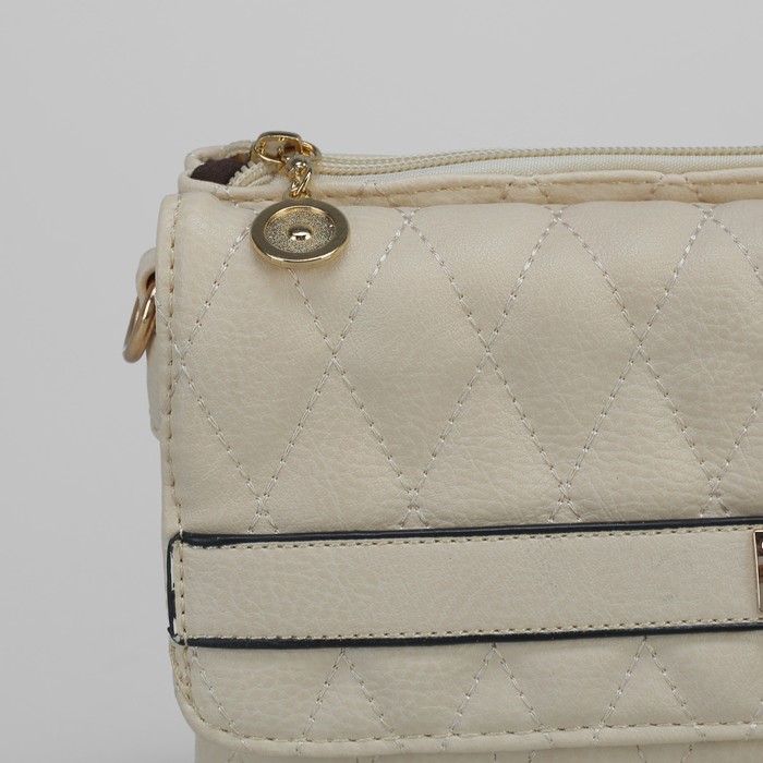 Сумка женская на клапане, 3 отдела, регулируемый ремень, цвет молочный